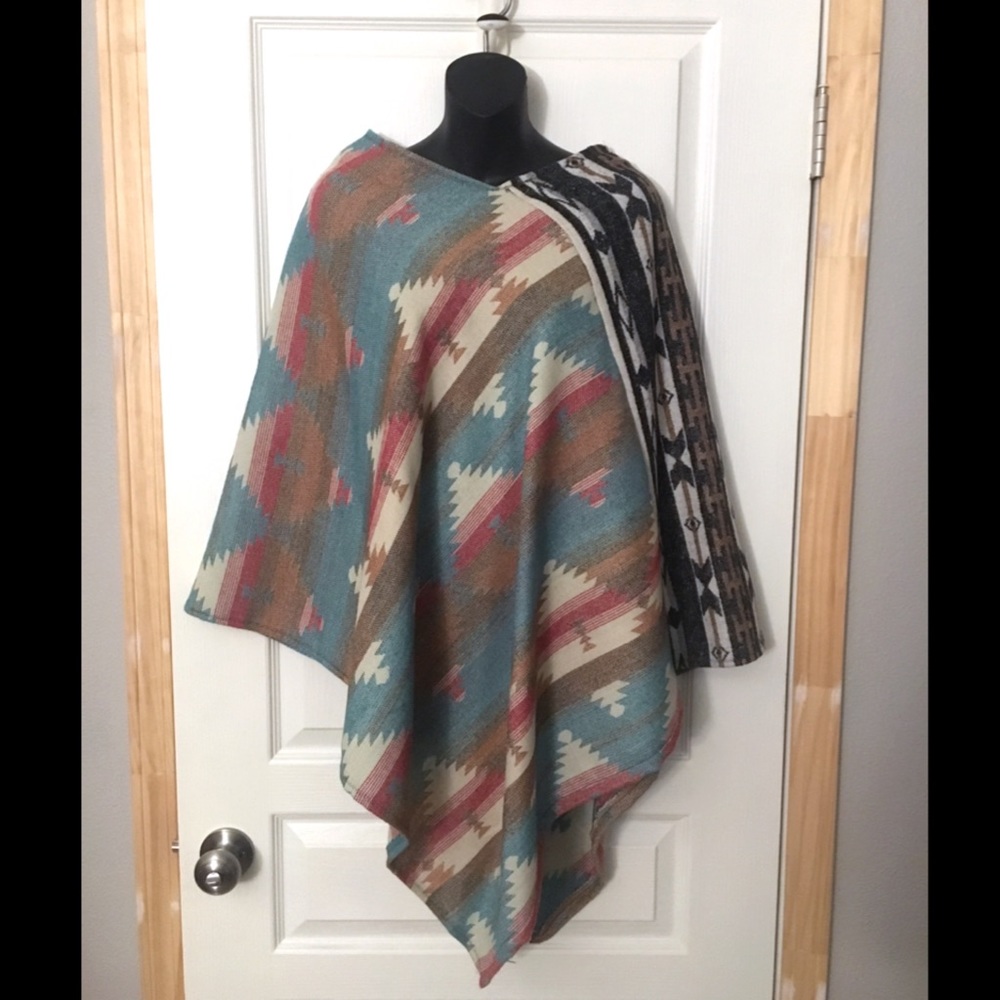 🌵Southwestern poncho - Picture 2 of 3